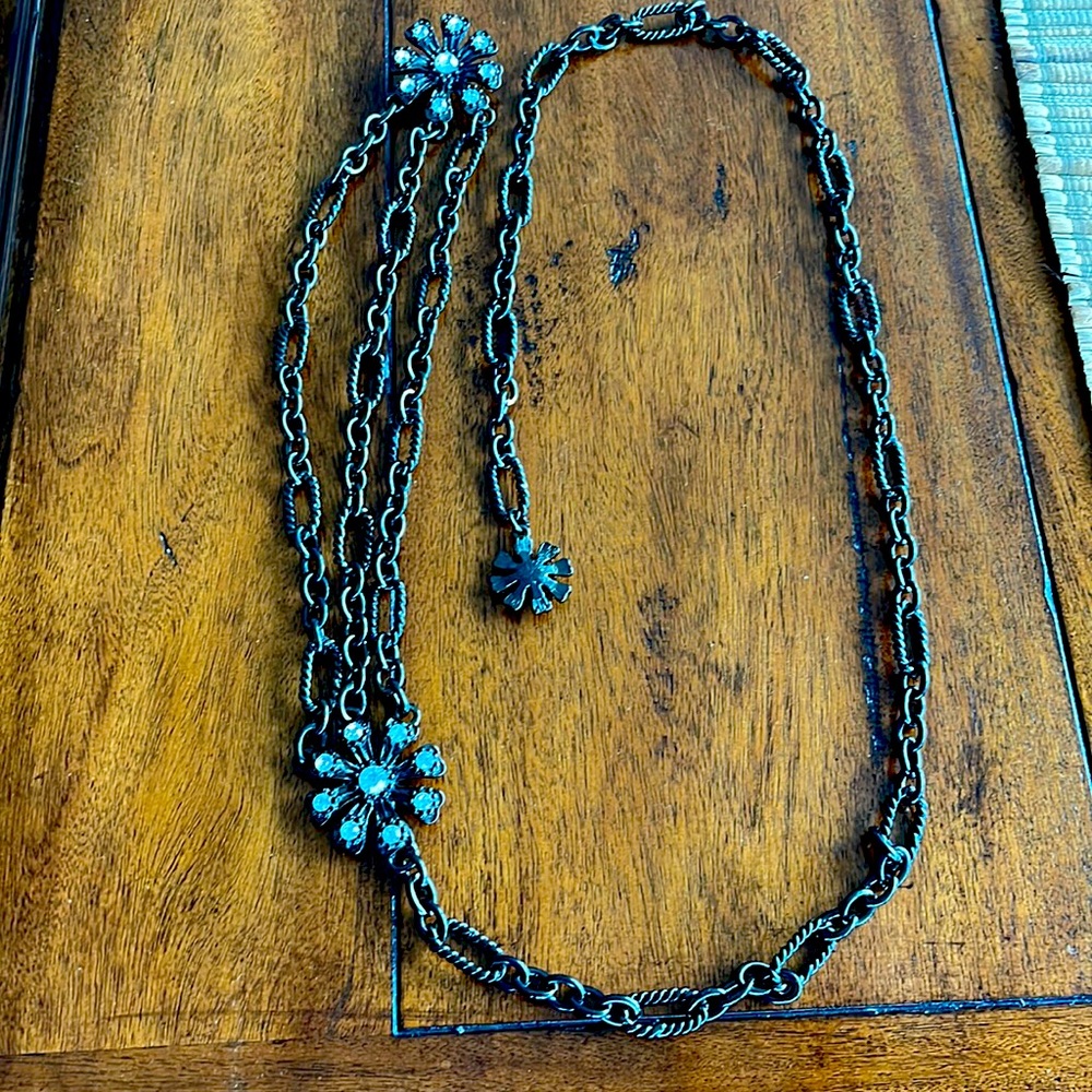 Doncaster black chain belt